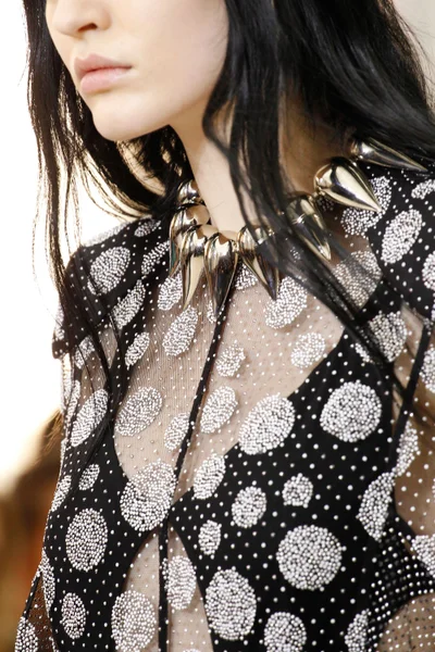 Look 72